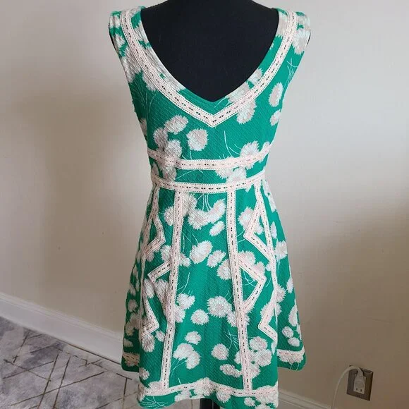 Anthropologie Maeve Emma Dress Size 12 Green Dandelion Floral Crochet Fit Flare - Picture 3 of 8